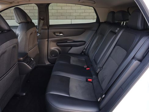 Used 2023 Nissan Ariya AWD image 19