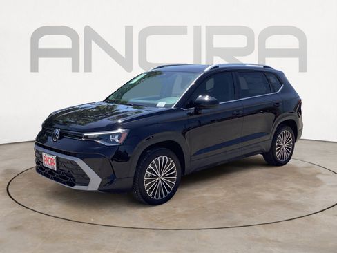 New 2026 Volkswagen Taos SE FWD image 4