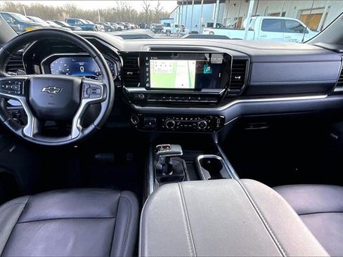 Used 2025 Chevrolet Silverado 1500 LT Trail Boss w/ Convenience Package II image 8