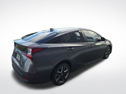 Used 2019 Toyota Prius L Eco image 3