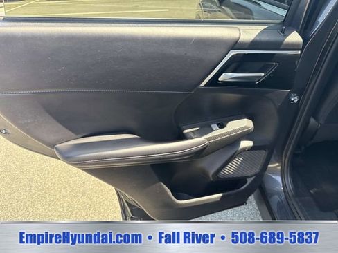 Used 2024 Mitsubishi Outlander Ralliart AWD/4WD image 17