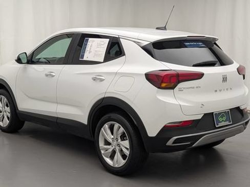 Certified 2024 Buick Encore GX Preferred w/ Comfort Package AWD/4WD image 7
