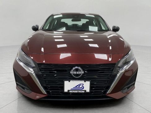 Used 2025 Nissan Altima 2.5 SV FWD image 10