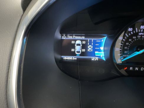 Used 2019 Ford Edge Titanium image 19