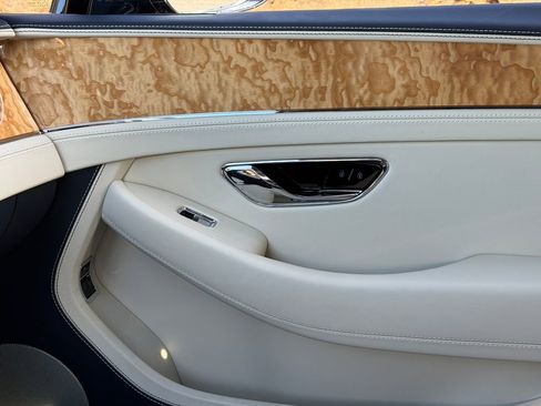 Used 2023 Bentley Continental GT Mulliner image 33