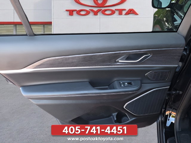 Used 2021 Jeep Grand Cherokee L Limited AWD/4WD image 28