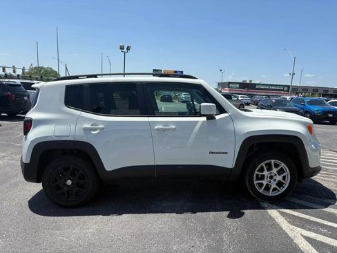 Used 2019 Jeep Renegade Latitude w/ Cold Weather Group AWD/4WD image 6