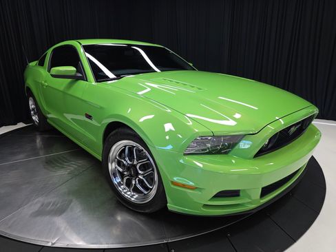 Used 2013 Ford Mustang GT Premium w/ Comfort Pkg RWD image 50