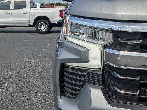 Used 2023 Chevrolet Silverado 1500 LT AWD/4WD image 11