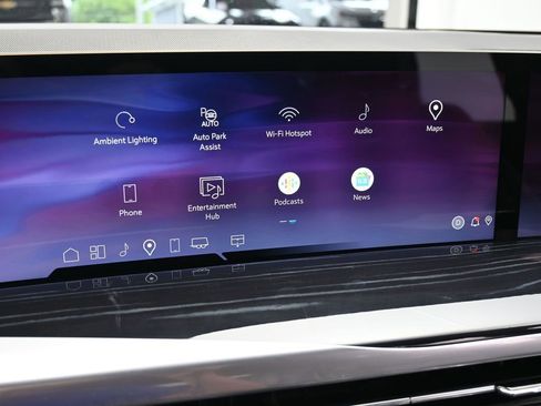 Used 2025 Cadillac Escalade ESV Sport w/ Touring Package image 28