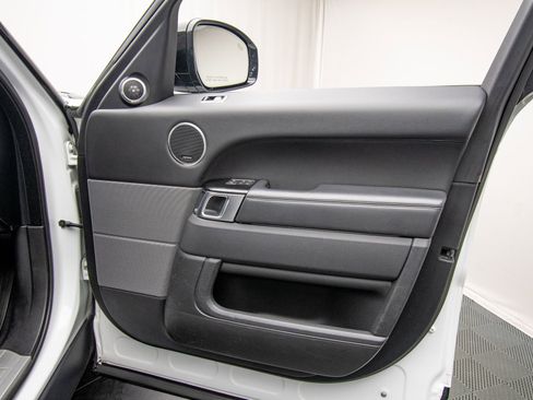 Used 2019 Land Rover Range Rover Sport HSE image 28