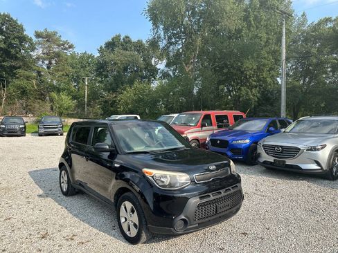 Used 2014 Kia Soul FWD image 2
