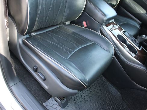 Used 2017 INFINITI QX60 Luxe w/ Deluxe Technology Package image 25