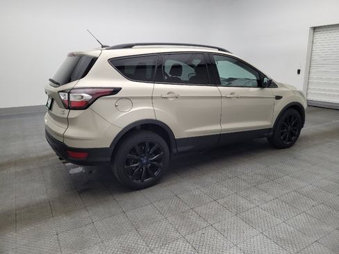 Used 2017 Ford Escape SE w/ SE Sport Appearance Package image 10