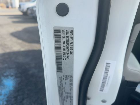 Used 2025 Jeep Compass Limited image 9