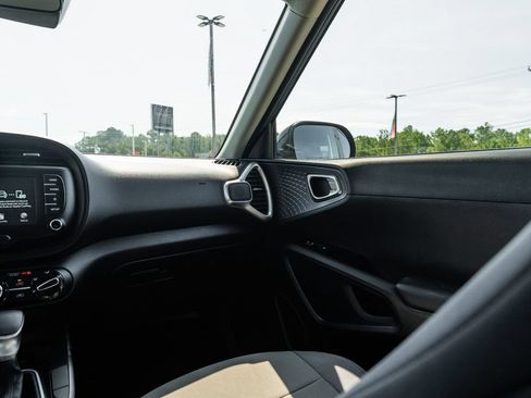 Used 2021 Kia Soul S FWD image 29