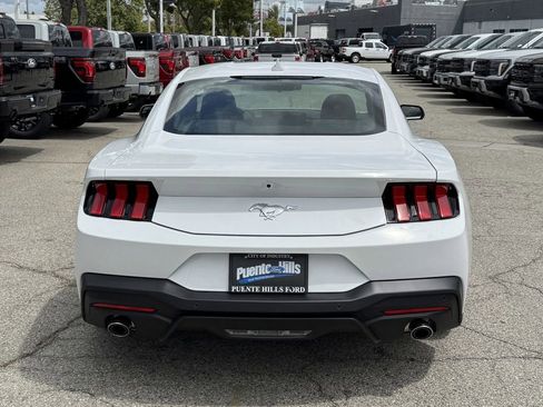 Used 2026 Ford Mustang Coupe RWD image 5