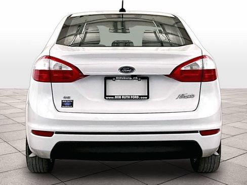 Certified 2019 Ford Fiesta SE w/ Cold Weather Package FWD image 4