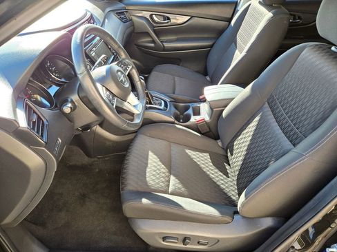 Used 2020 Nissan Rogue SV image 12