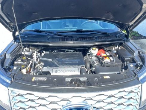 Used 2018 Ford Explorer Platinum image 10