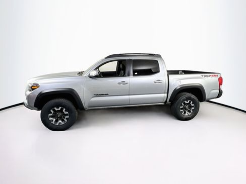 Used 2022 Toyota Tacoma TRD Off-Road w/ TRD Premium Off Road Package AWD/4WD image 8