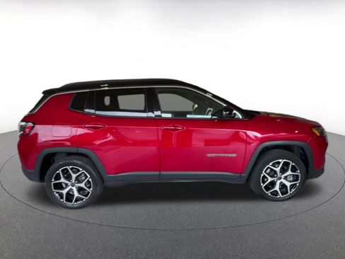 Used 2025 Jeep Compass Limited AWD/4WD image 15