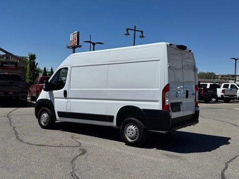 Used 2025 RAM ProMaster 2500 w/ Convenience Group FWD image 5