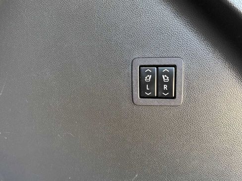 Used 2024 Buick Enclave Avenir AWD/4WD image 33