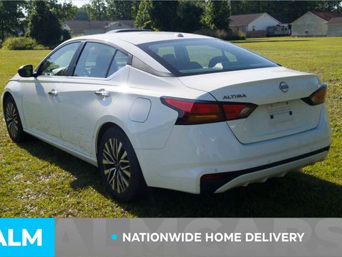 Used 2025 Nissan Altima 2.5 SV FWD image 5