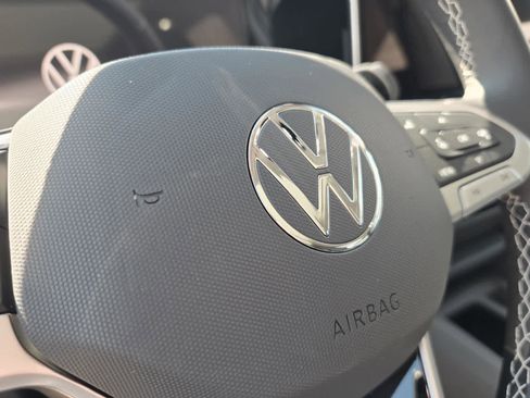 New 2026 Volkswagen Tiguan SE AWD/4WD image 20
