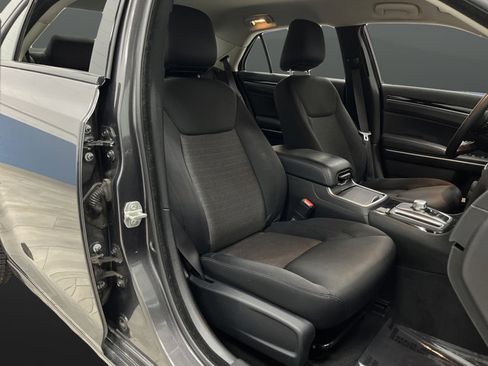 Used 2023 Chrysler 300 Touring w/ Sport Appearance Package RWD image 26