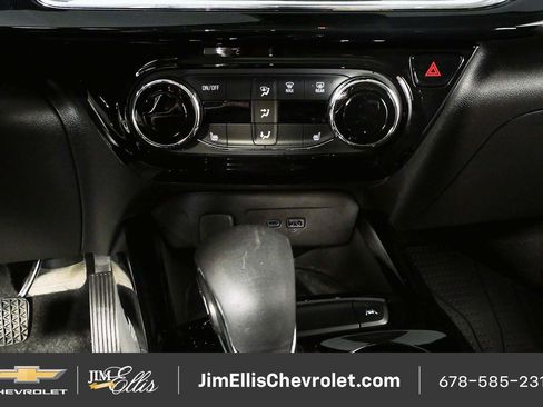 Used 2025 Chevrolet Trax ACTIV w/ Sunroof Package FWD image 15