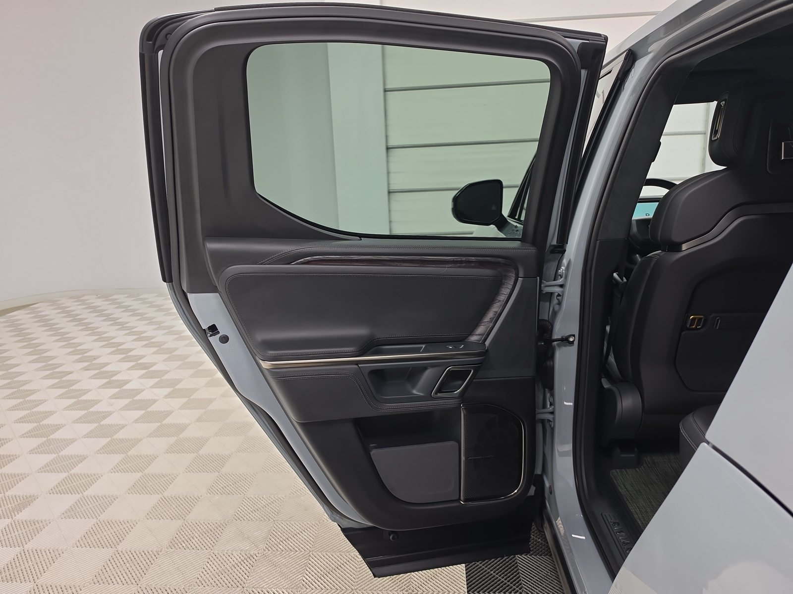 Used 2022 Rivian R1T Adventure AWD/4WD image 19