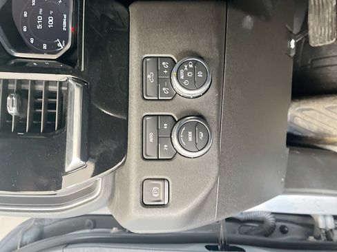 Used 2023 GMC Sierra 1500 Elevation AWD/4WD image 10