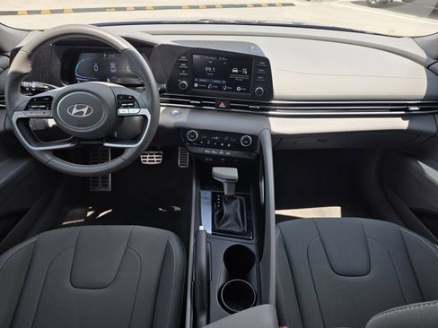 Certified 2025 Hyundai Elantra Sport FWD image 11