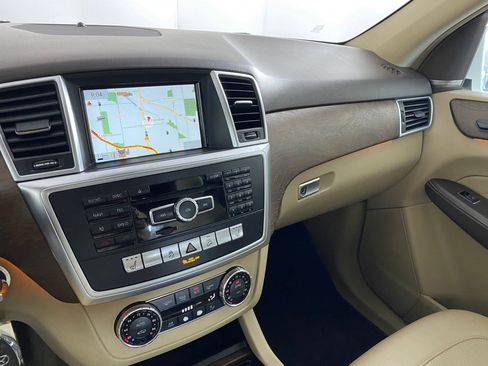 Used 2015 Mercedes-Benz ML 350 4MATIC w/ Premium 1 Package image 25