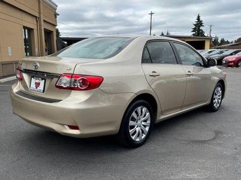 Used 2013 Toyota Corolla LE FWD image 7