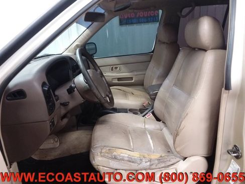 Used 1998 Nissan Pathfinder SE image 10