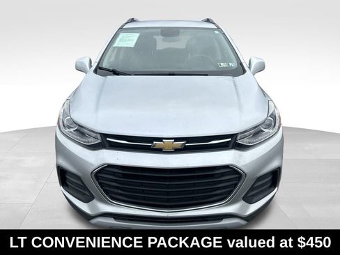 Used 2018 Chevrolet Trax LT w/ LT Convenience Package image 2