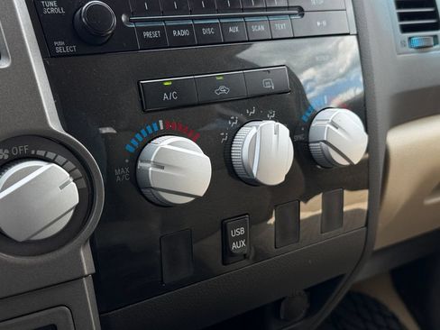 Used 2010 Toyota Tundra 4x4 Double Cab image 11