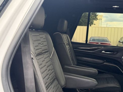 Used 2021 Cadillac Escalade Sport Platinum AWD/4WD image 28