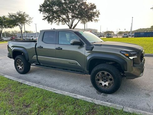Certified 2025 Toyota Tacoma 4x4 Double Cab Hybrid image 8