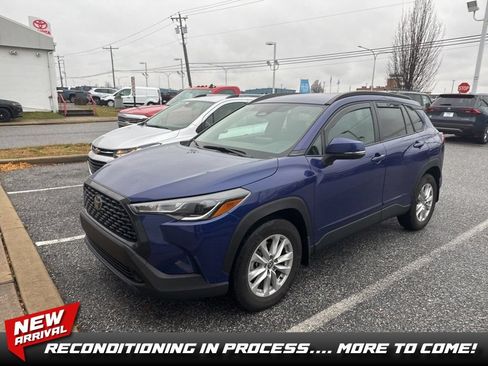 Used 2023 Toyota Corolla Cross LE AWD/4WD image 1