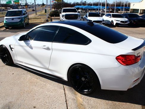 Used 2017 BMW M4 Coupe image 9