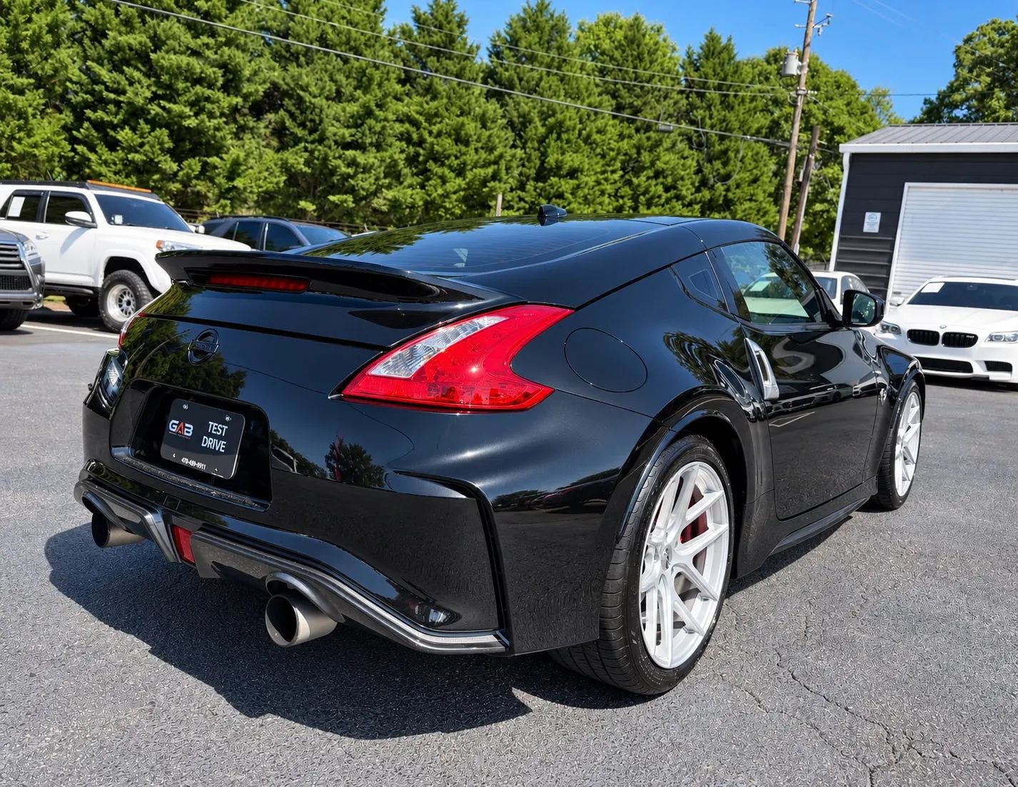 Used 2017 Nissan 370Z NISMO RWD image 4