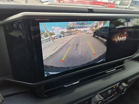 Used 2025 Jeep Wrangler Unlimited Rubicon w/ Safety Group image 35