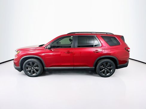 Used 2024 Honda Pilot Sport image 4