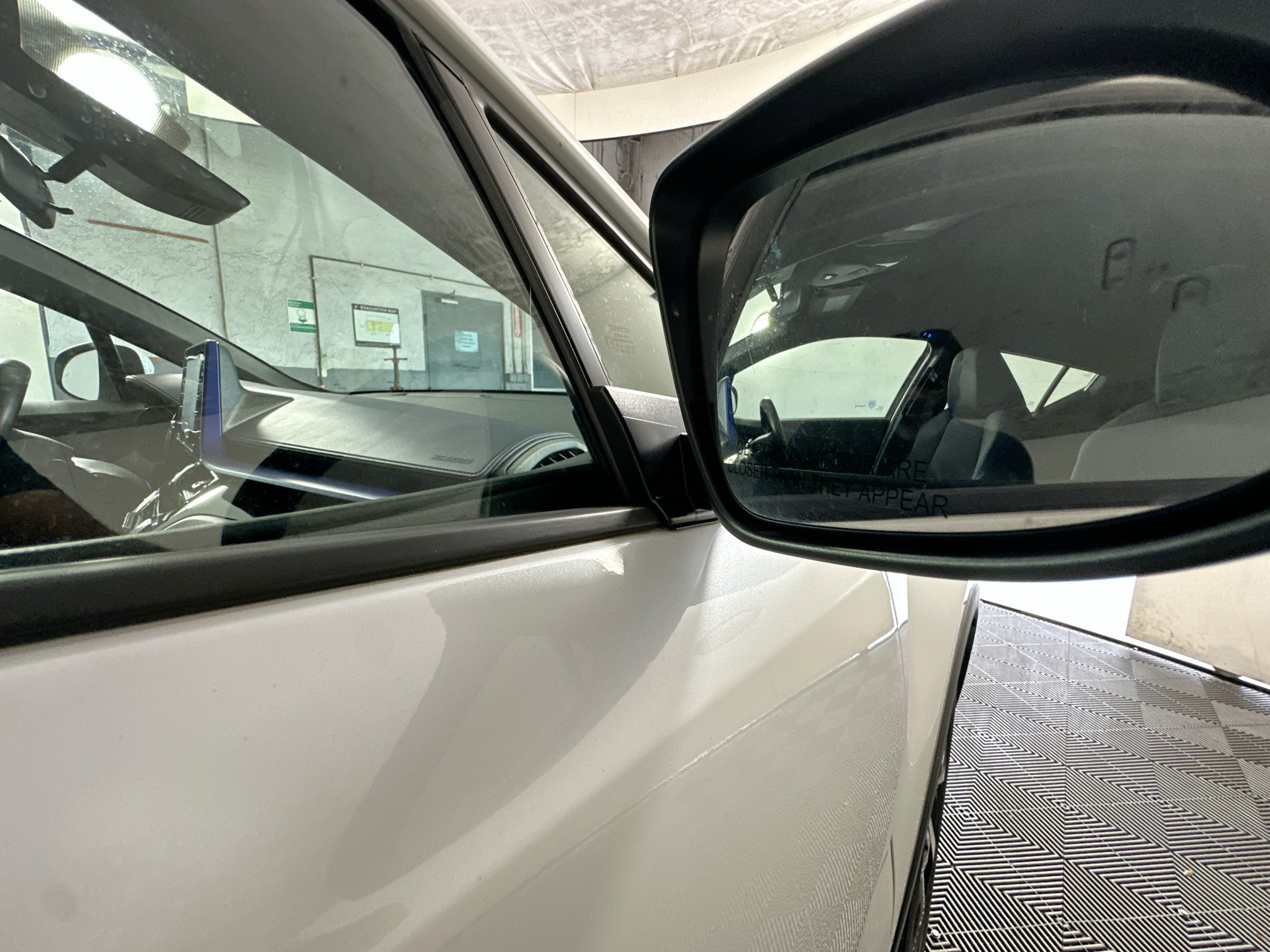 Used 2022 Toyota C-HR XLE FWD image 10