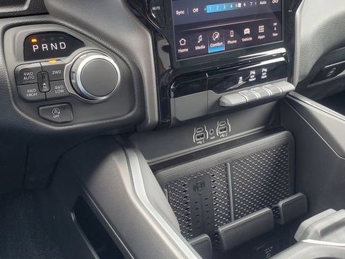 New 2026 RAM 1500 Big Horn AWD/4WD image 13