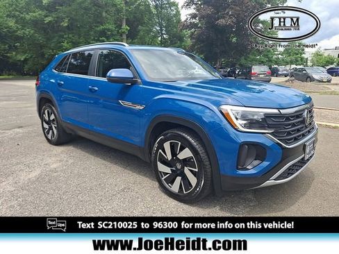 Certified 2025 Volkswagen Atlas Cross Sport SE image 1
